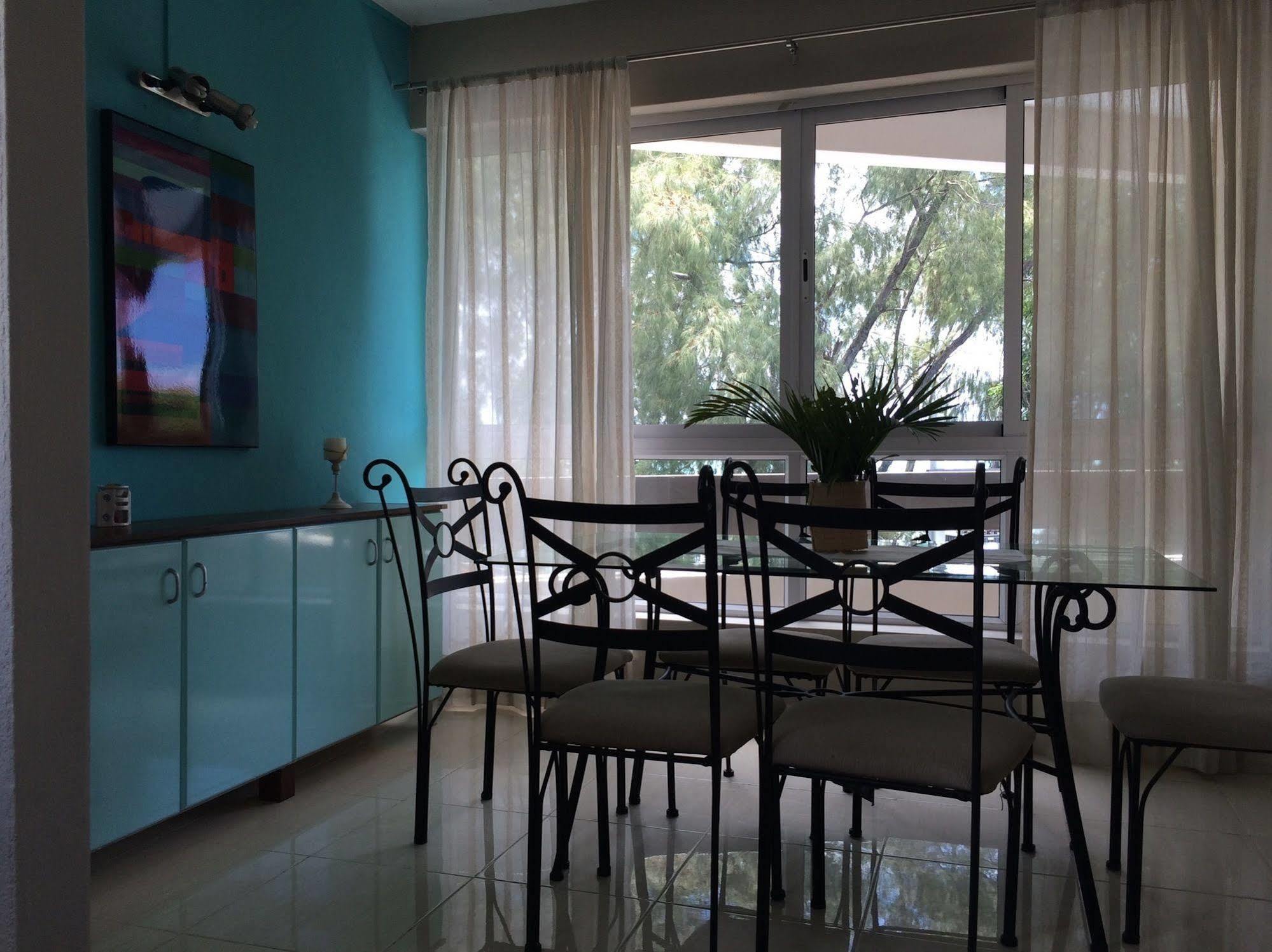 Seaview Holiday Apartments Grand Baie Exterior photo